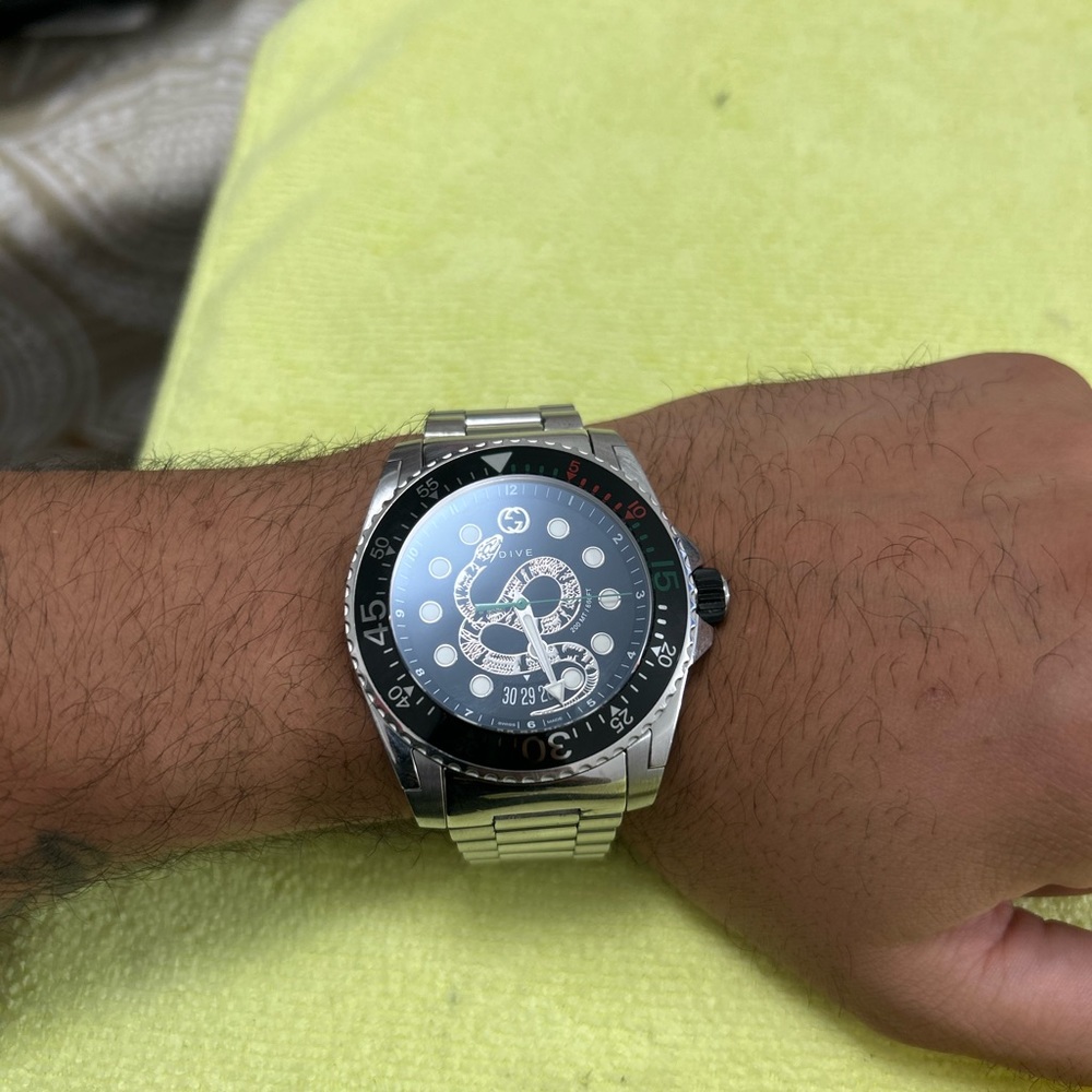 Gucci Dive Snake YA136218 stainless steel men’s watch